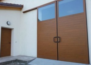 porta-e-portone-scorrevole-in-alluminio-tinta-legno